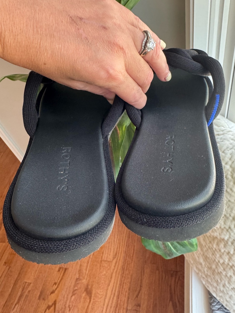 Like New Rothy's The Sumner Sandal Black Knot Slides, size 10 - Picture 3 of 5